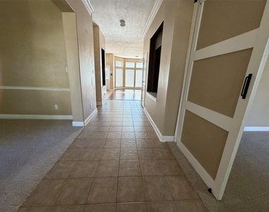 3303 Thistlegrove Lane - Photo Thumbnail 11