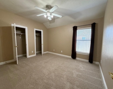 3303 Thistlegrove Lane - Photo Thumbnail 14