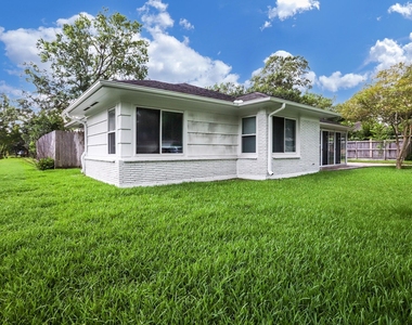 2803 Ashwood Street - Photo Thumbnail 1