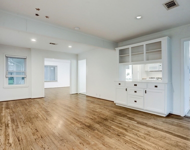 2803 Ashwood Street - Photo Thumbnail 10