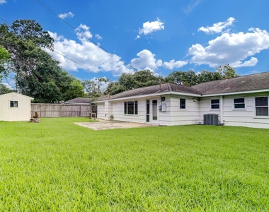 2803 Ashwood Street - Photo Thumbnail 13