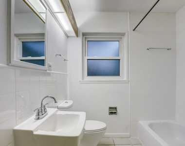 2803 Ashwood Street - Photo Thumbnail 11