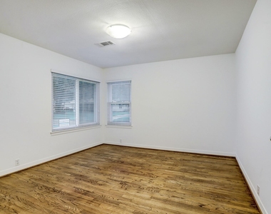 2803 Ashwood Street - Photo Thumbnail 15