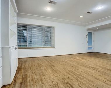 2803 Ashwood Street - Photo Thumbnail 7