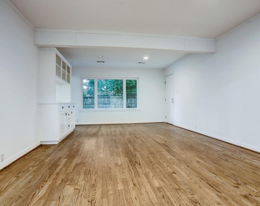 2803 Ashwood Street - Photo Thumbnail 8