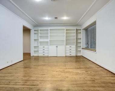 2803 Ashwood Street - Photo Thumbnail 6