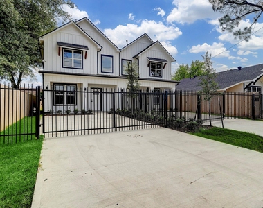 9306 E Avenue L - Photo Thumbnail 1
