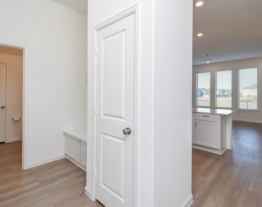 5646 Amber Brook Lane - Photo Thumbnail 4