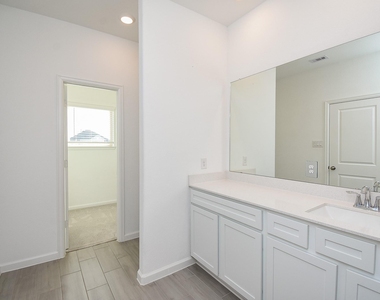 5646 Amber Brook Lane - Photo Thumbnail 15