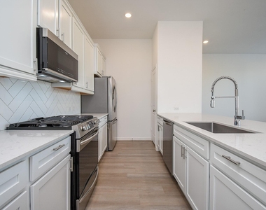 5646 Amber Brook Lane - Photo Thumbnail 7