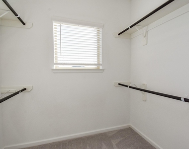 5646 Amber Brook Lane - Photo Thumbnail 17