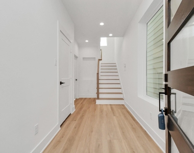 2854 Cline Street - Photo Thumbnail 3