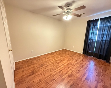 3511 Paigewood Drive - Photo Thumbnail 13