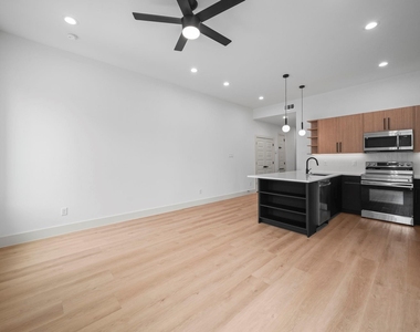426 Calloway Street - Photo Thumbnail 4