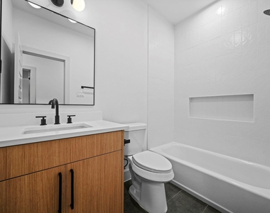 426 Calloway Street - Photo Thumbnail 7