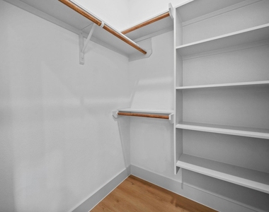426 Calloway Street - Photo Thumbnail 13