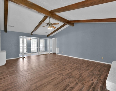 27110 Jimmy Lane - Photo Thumbnail 3