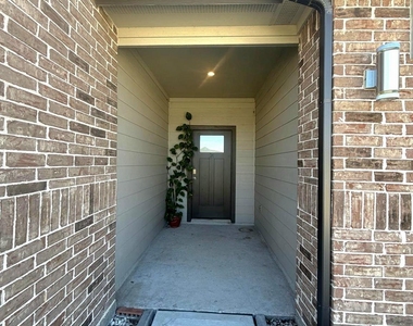 7122 Dawn View Lane - Photo Thumbnail 6