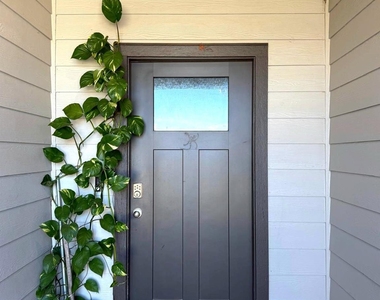 7122 Dawn View Lane - Photo Thumbnail 7