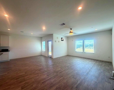 7122 Dawn View Lane - Photo Thumbnail 8