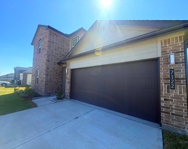 7122 Dawn View Lane - Photo Thumbnail 5