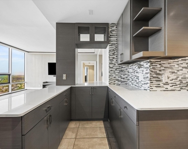 5100 San Felipe Street - Photo Thumbnail 9