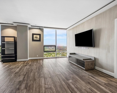5100 San Felipe Street - Photo Thumbnail 6
