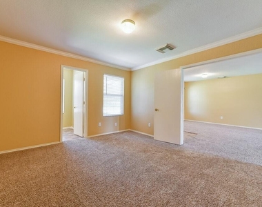 7906 Ashland Springs Lane - Photo Thumbnail 10