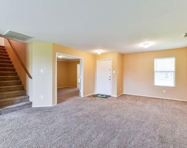 7906 Ashland Springs Lane - Photo Thumbnail 2