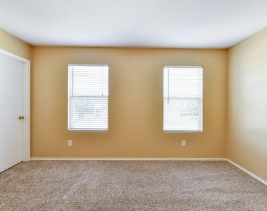 7906 Ashland Springs Lane - Photo Thumbnail 9