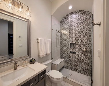 706 Delano Street - Photo Thumbnail 4