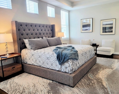 706 Delano Street - Photo Thumbnail 15