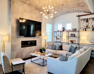 706 Delano Street - Photo Thumbnail 5