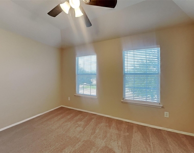 6422 Brazos Glen Lane - Photo Thumbnail 11