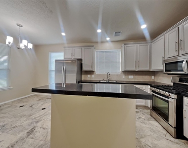 6422 Brazos Glen Lane - Photo Thumbnail 3