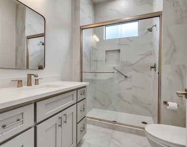 10330 Grove Row Avenue - Photo Thumbnail 18