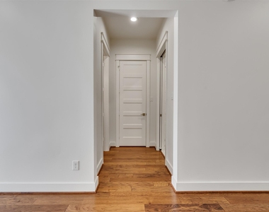 10330 Grove Row Avenue - Photo Thumbnail 20