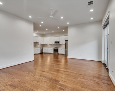 10330 Grove Row Avenue - Photo Thumbnail 30