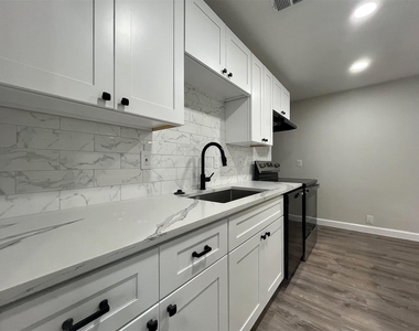 11 Carol Court - Photo Thumbnail 2
