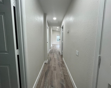11 Carol Court - Photo Thumbnail 8