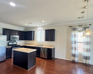 20103 Linden Spruce Lane - Photo Thumbnail 3