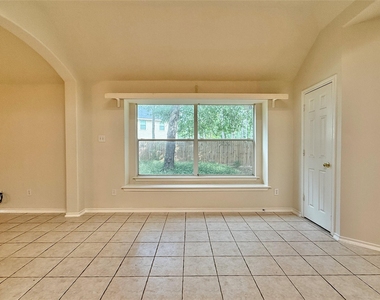 110 S Merryweather Circle - Photo Thumbnail 21