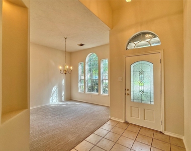 110 S Merryweather Circle - Photo Thumbnail 5