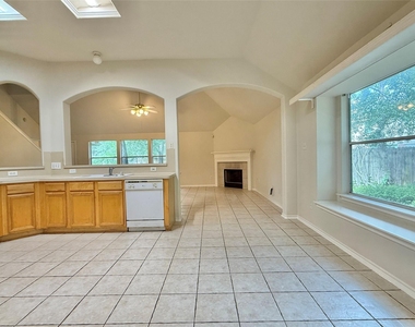 110 S Merryweather Circle - Photo Thumbnail 22