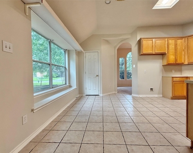 110 S Merryweather Circle - Photo Thumbnail 20
