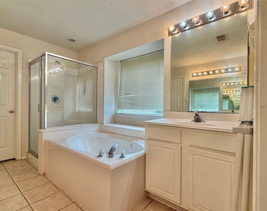 110 S Merryweather Circle - Photo Thumbnail 32