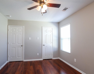 7819 Adonis Avenue - Photo Thumbnail 10