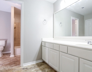 7819 Adonis Avenue - Photo Thumbnail 11