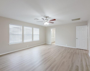 26138 Flinton Drive - Photo Thumbnail 9
