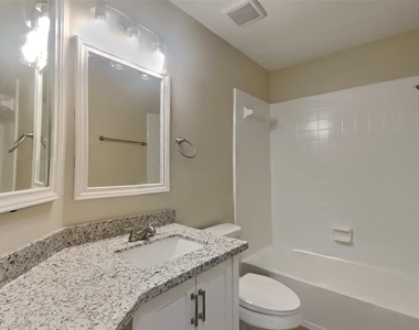 826 Featherbrook Court - Photo Thumbnail 14